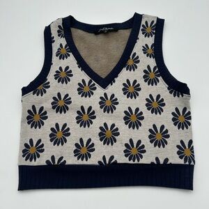 Floral Knit Sleeveless Sweater Vest